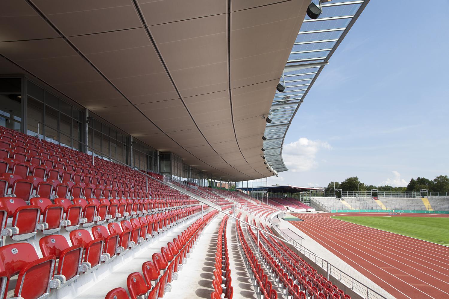 Stadiontrib&uuml;ne Auestadion