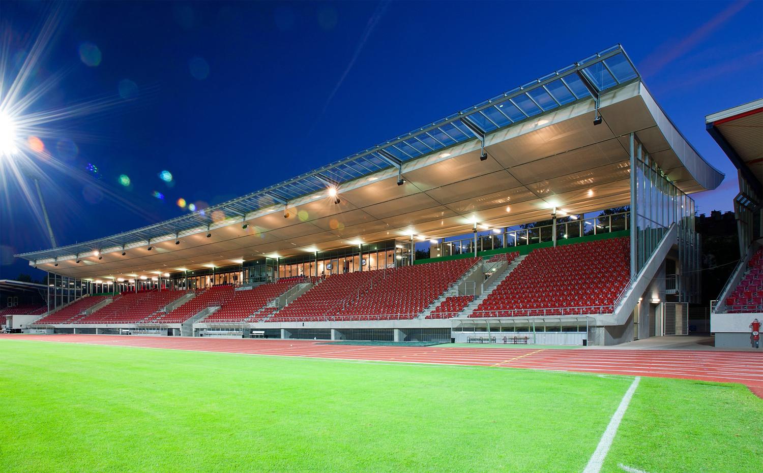 Stadiontribüne Auestadion