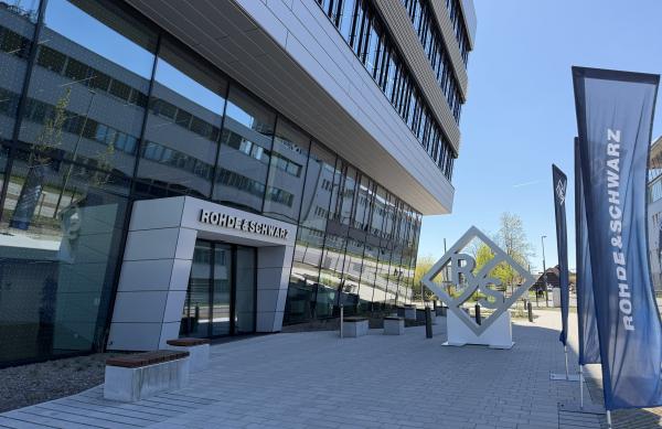 Er&ouml;ffnung: Hochmodernes Technologie- und Fertigungszentrum
