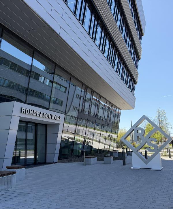 Er&ouml;ffnung: Hochmodernes Technologie- und Fertigungszentrum