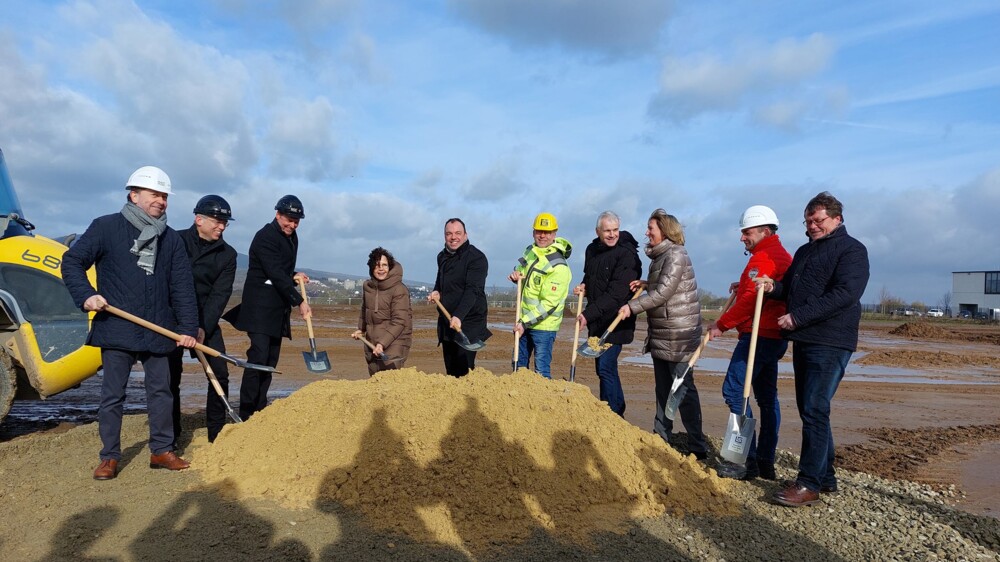 Spatenstich Neubau Scheuch Baumaschinen